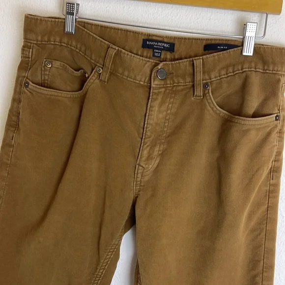 Banana Republic Brushed Traveler Slim fit pants 33 X 34